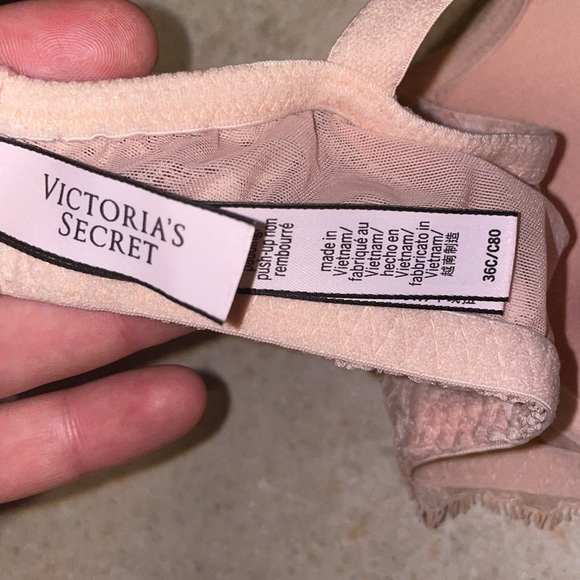 Soft light pink Victoria’s Secret lace Bralette underwire with no padding - Picture 5 of 5